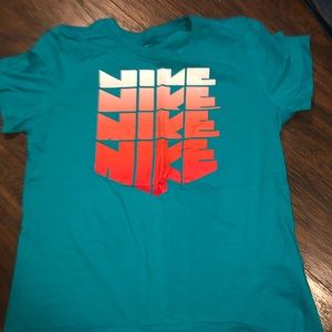 Nike t shirt